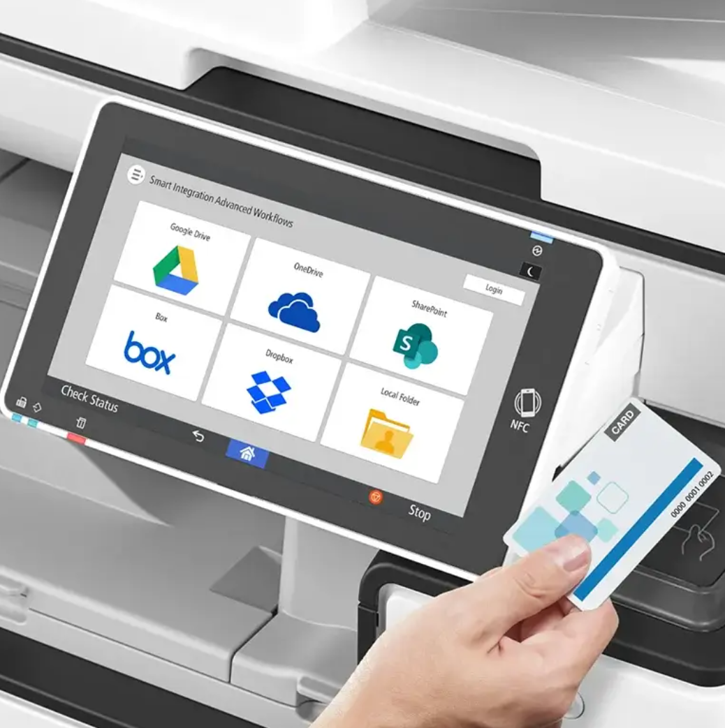 Interface Ricoh Smart Integration avec authentification par badge et connexions cloud